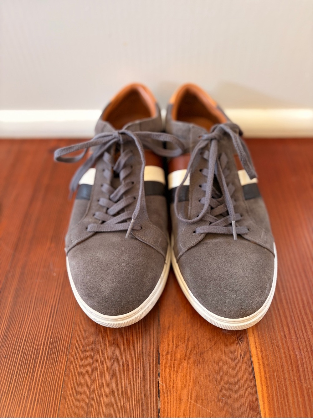 Allen Edmonds Gray Suede Sneakers with White Stripe size 9.5 3E